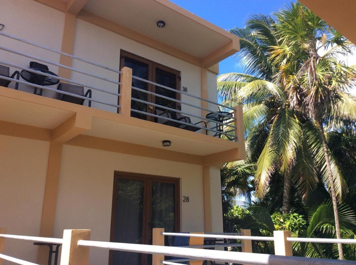 Beach Club Condos At Popeyes Caye Caulker Extérieur photo