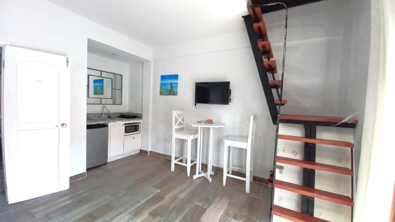 Beach Club Condos At Popeyes Caye Caulker Extérieur photo