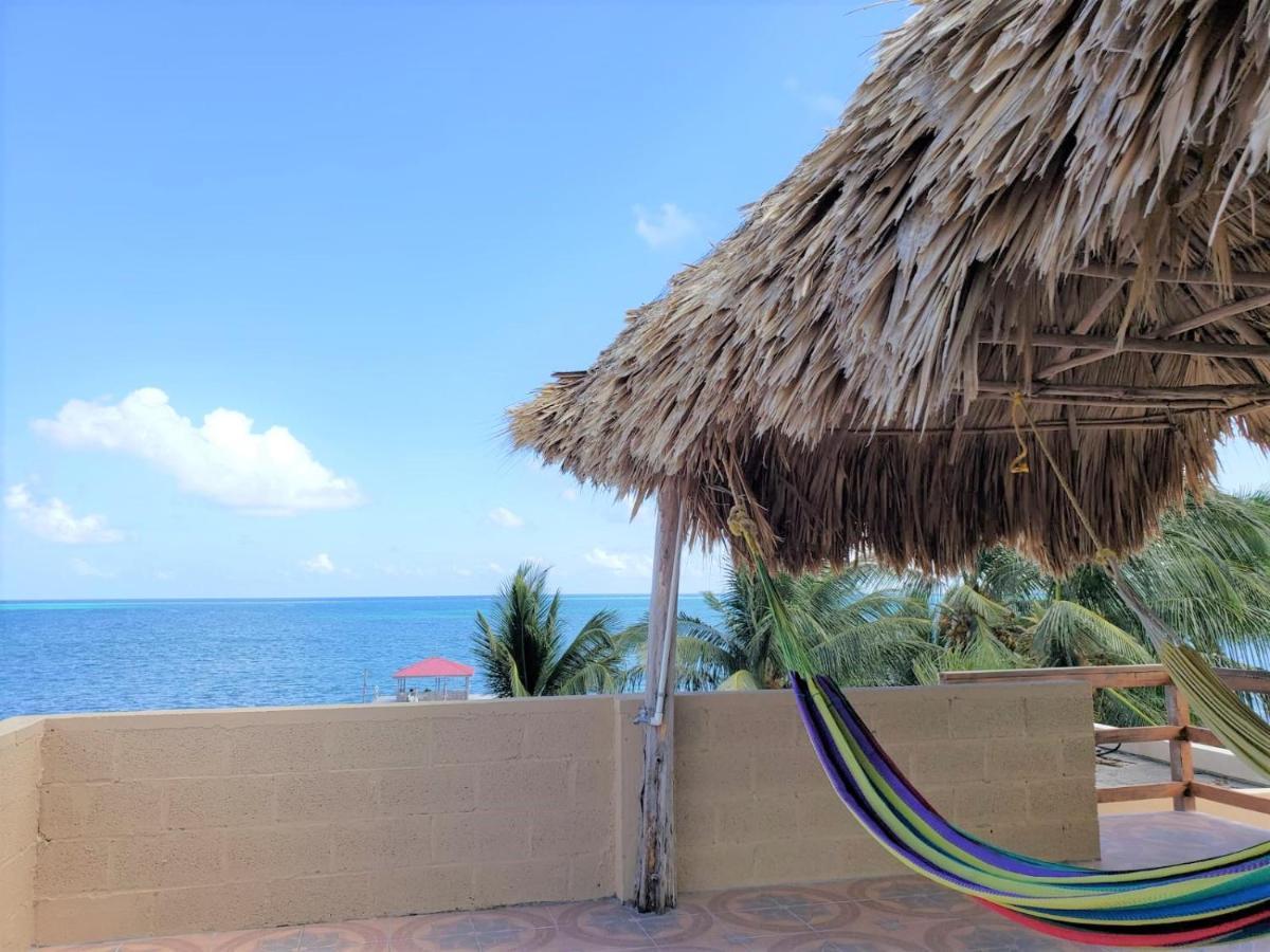 Beach Club Condos At Popeyes Caye Caulker Extérieur photo