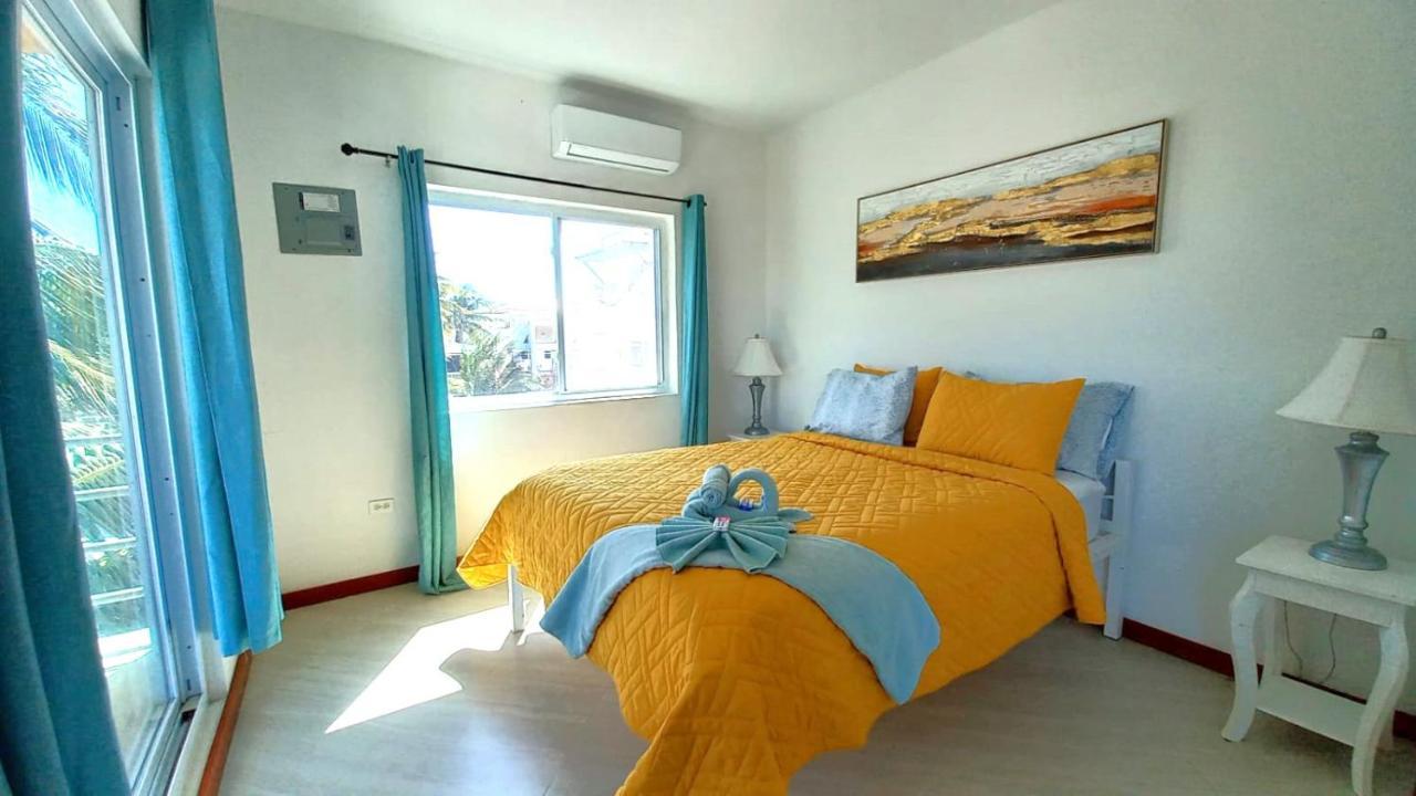 Beach Club Condos At Popeyes Caye Caulker Extérieur photo