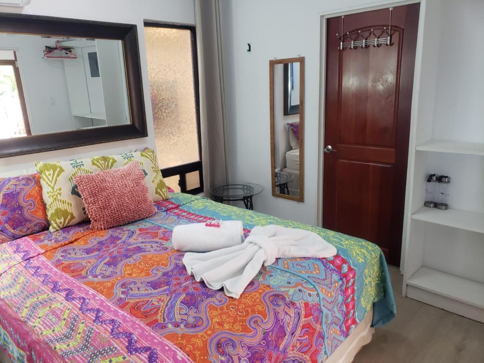 Beach Club Condos At Popeyes Caye Caulker Extérieur photo