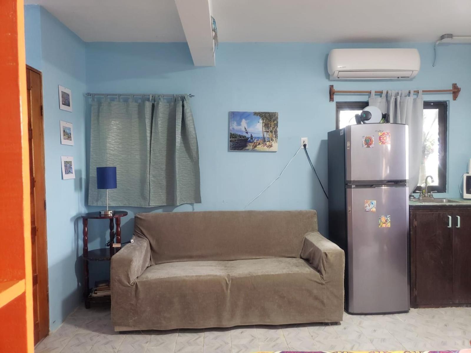 Beach Club Condos At Popeyes Caye Caulker Extérieur photo